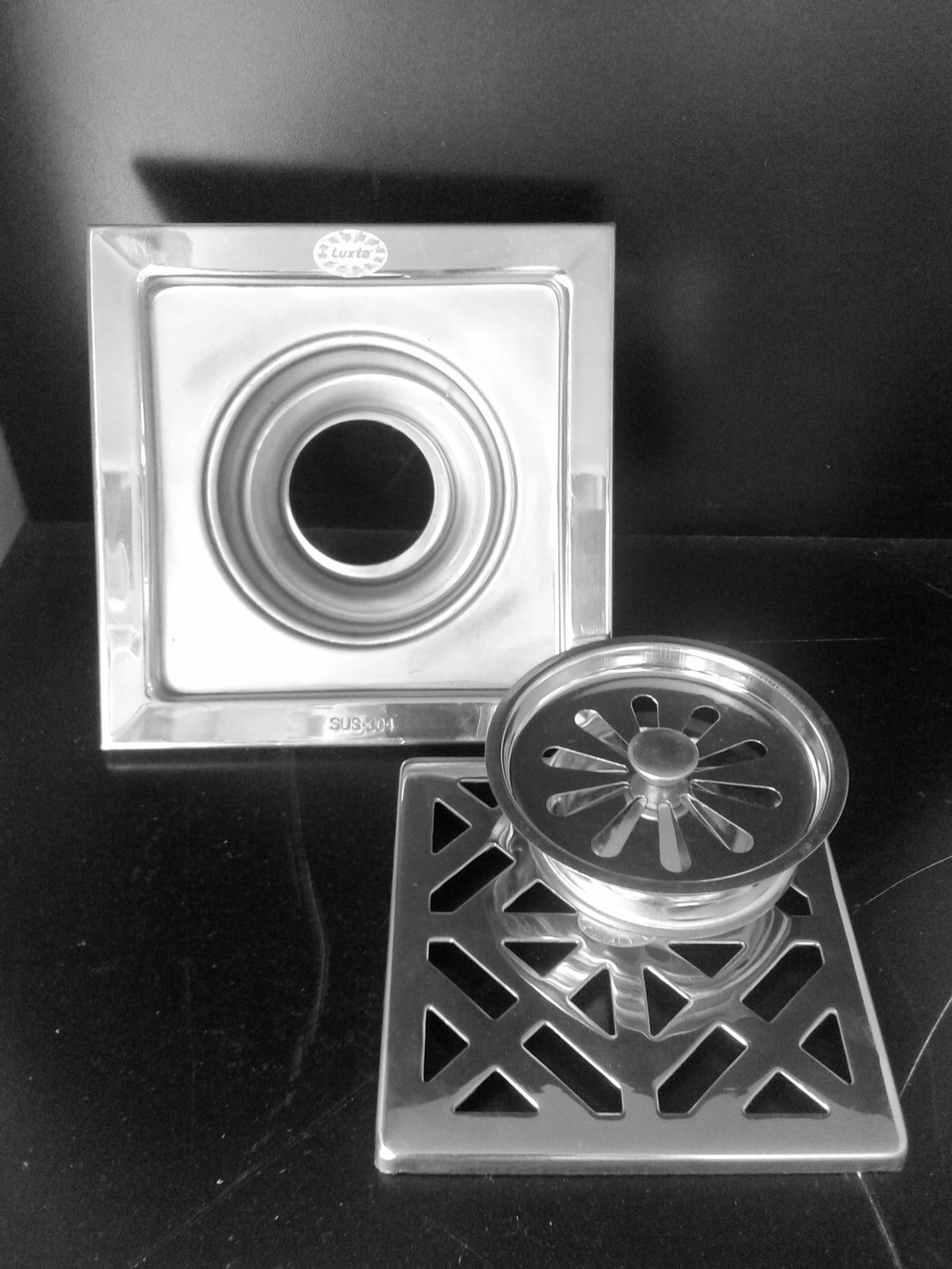 pheu-thoat-san-nuoc-inox-304-luxta-l-702