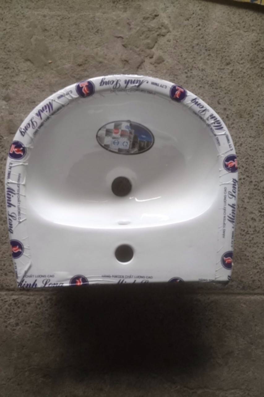lavabo-treo-tuong-gia-re-c282