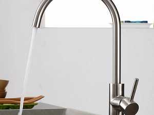 voi-rua-chen-inox-304-so-voi-cac-loai-voi-rua-chen-khac